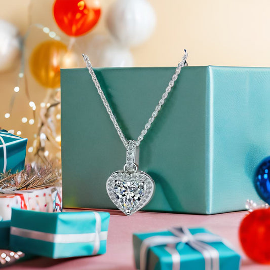 The silver Heart pendant Necklace