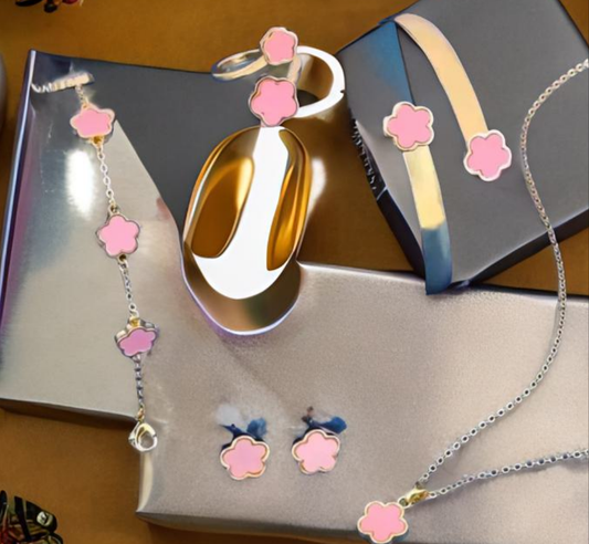 Girly Clover gift Set